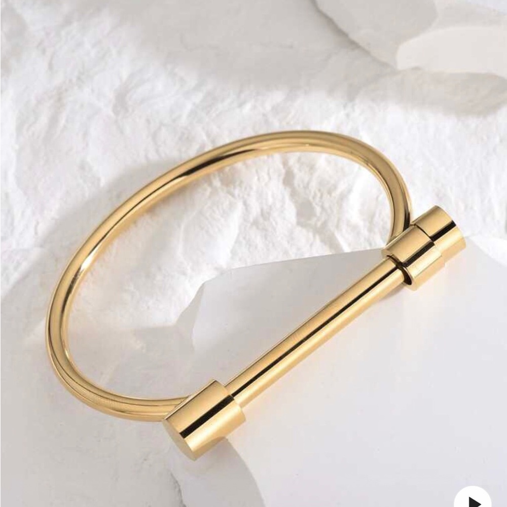 SHEIN Gold Minimalist Bracelet